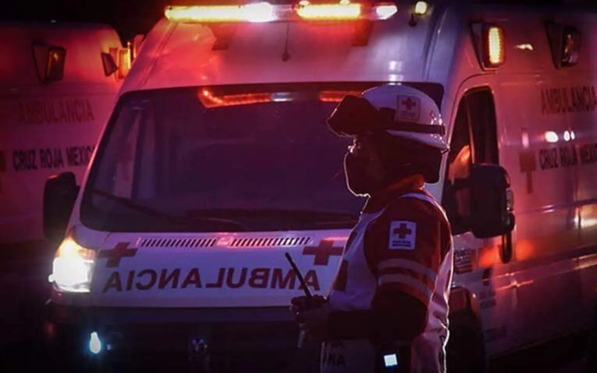 Ambulancia de la Cruz Roja atiende emergencia